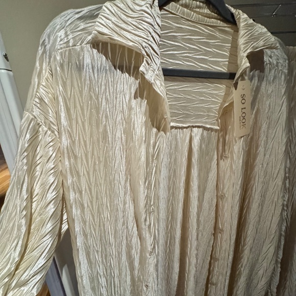 Ivory Satin Textured Two-Piece Set – Size S ✨ - Picture 4 of 4